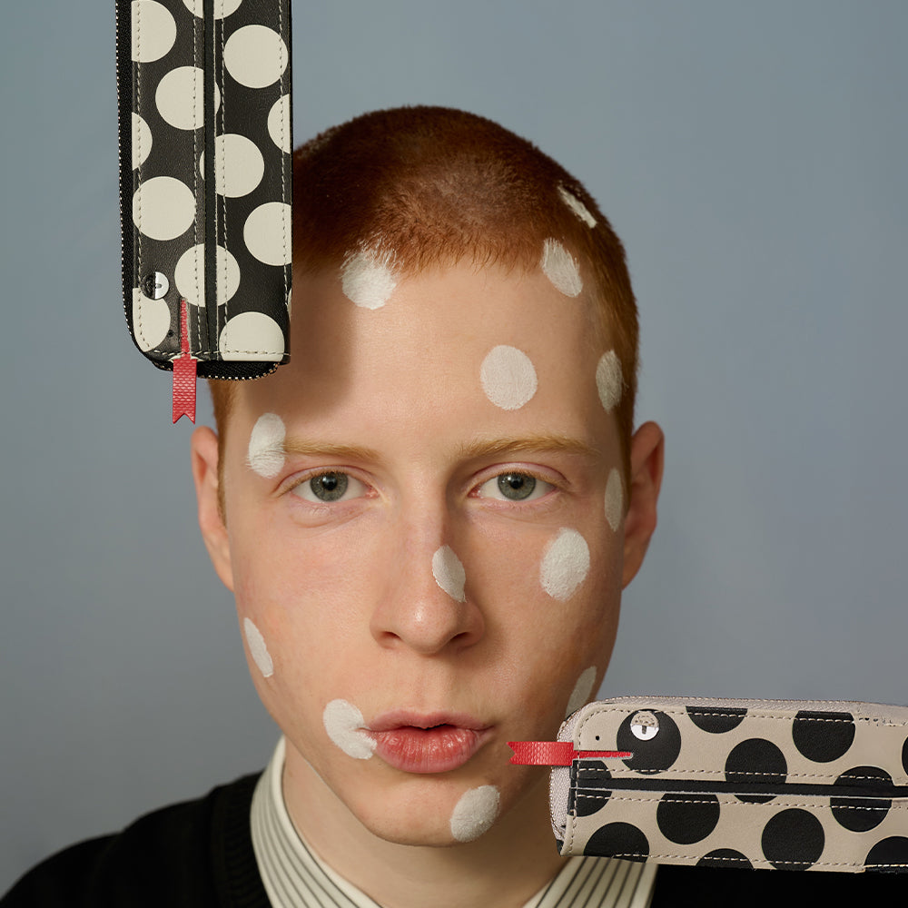 ＜ノムラセイサクショ＞ヘビのペンケース てんとう虫付き（2025年 蛇年限定）/グレー×ブラック