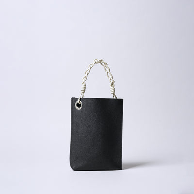 <SENTI FLATTER THE SENSES> Shrink Leather Chain Handle Mini Bag / Ivory x Black