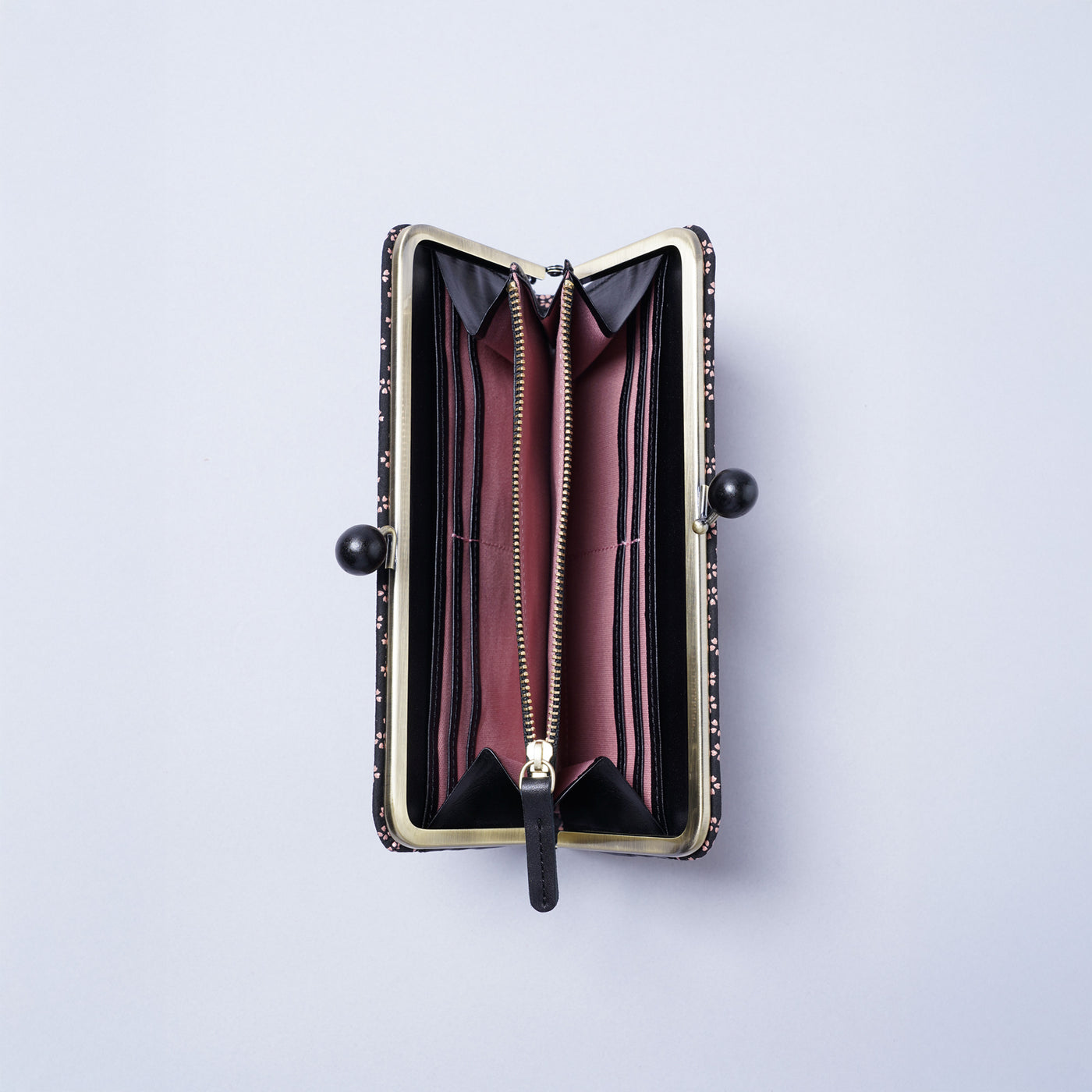 <kissora> Kotoinden Kiss Lock Long Wallet / Small Cherry Blossoms PNK