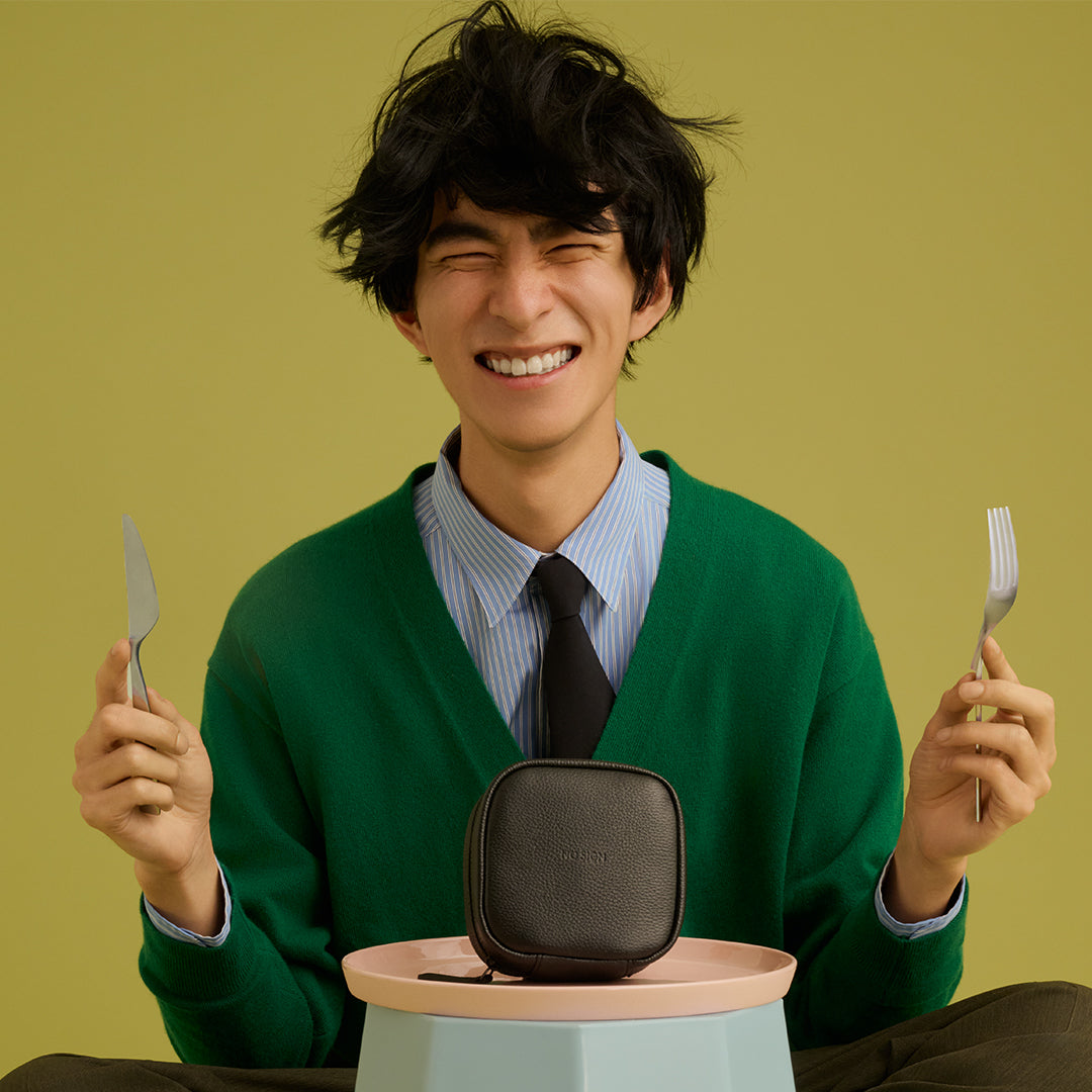 <NO SIGN> Embossed Leather Small Square Pouch / Black