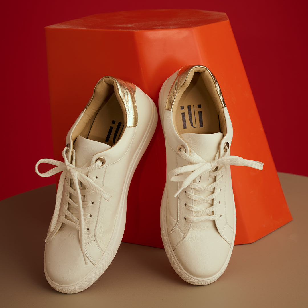 <IUI> Lace-up Sneaker / White