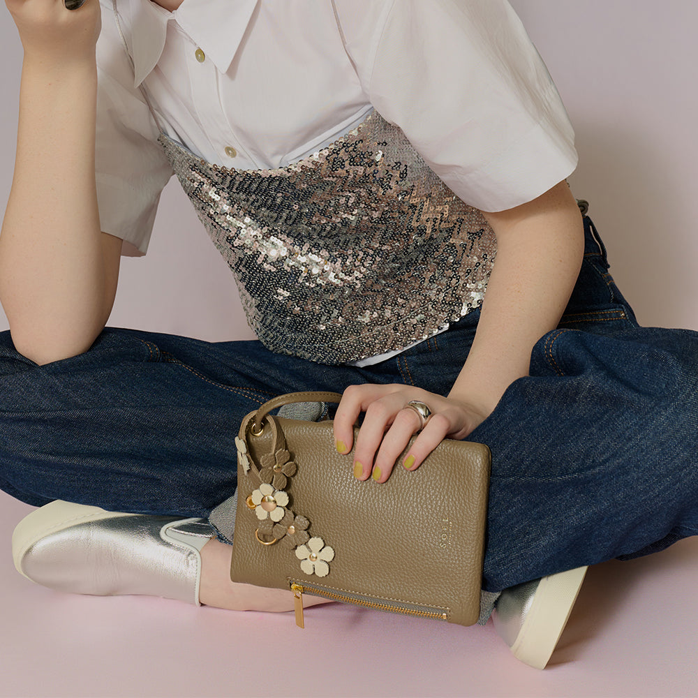 <SOEL> Smartphone Bag with 2 Pockets / Taupe