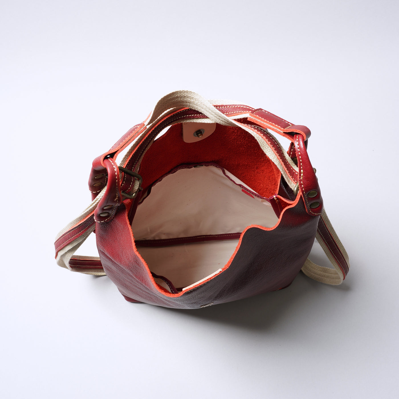 <Laisser Faire> Pieza 2 Way Back Pack / Red