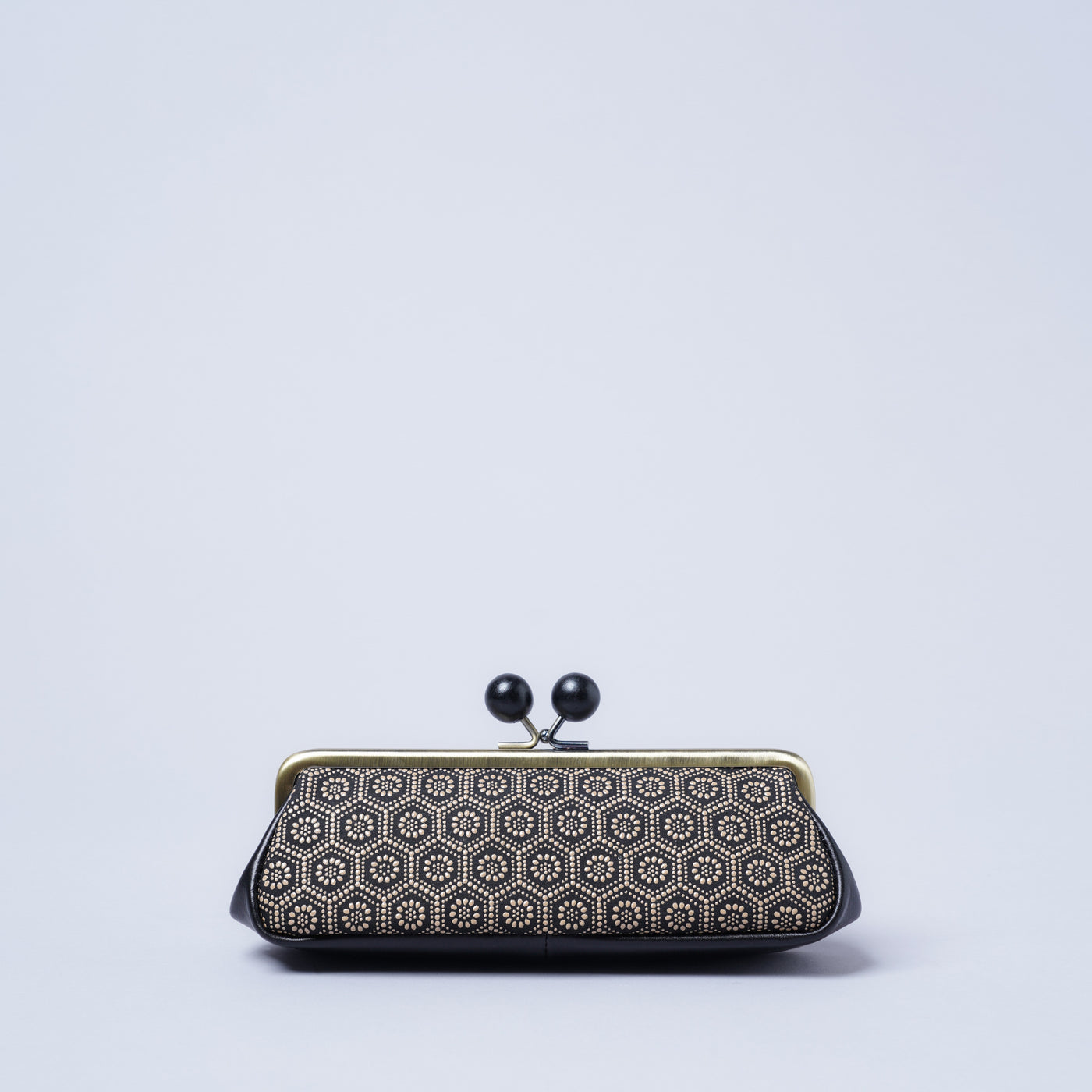 <kissora> Kotoinden Kiss Lock Eyeglass Case / Small Cherry Blossoms PNK