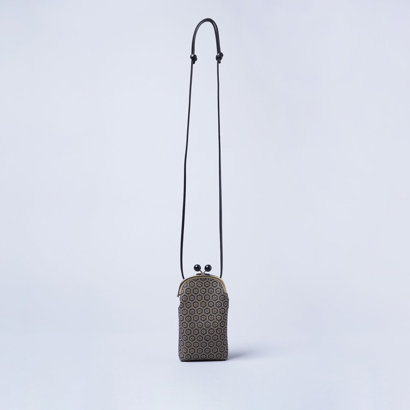 <kissora> Kotoinden Kiss Lock Smart Phone Shoulder / Kikko BEG