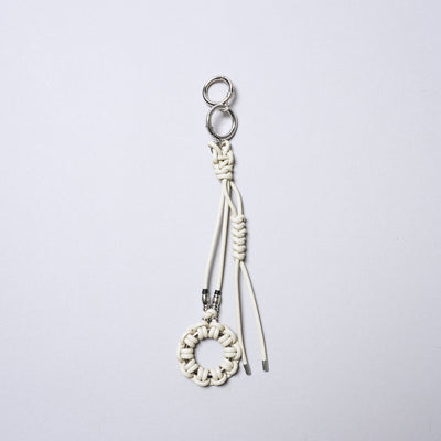 <SENTI FLATTER THE SENSES> Leather Blade Circle Key Strap / Red