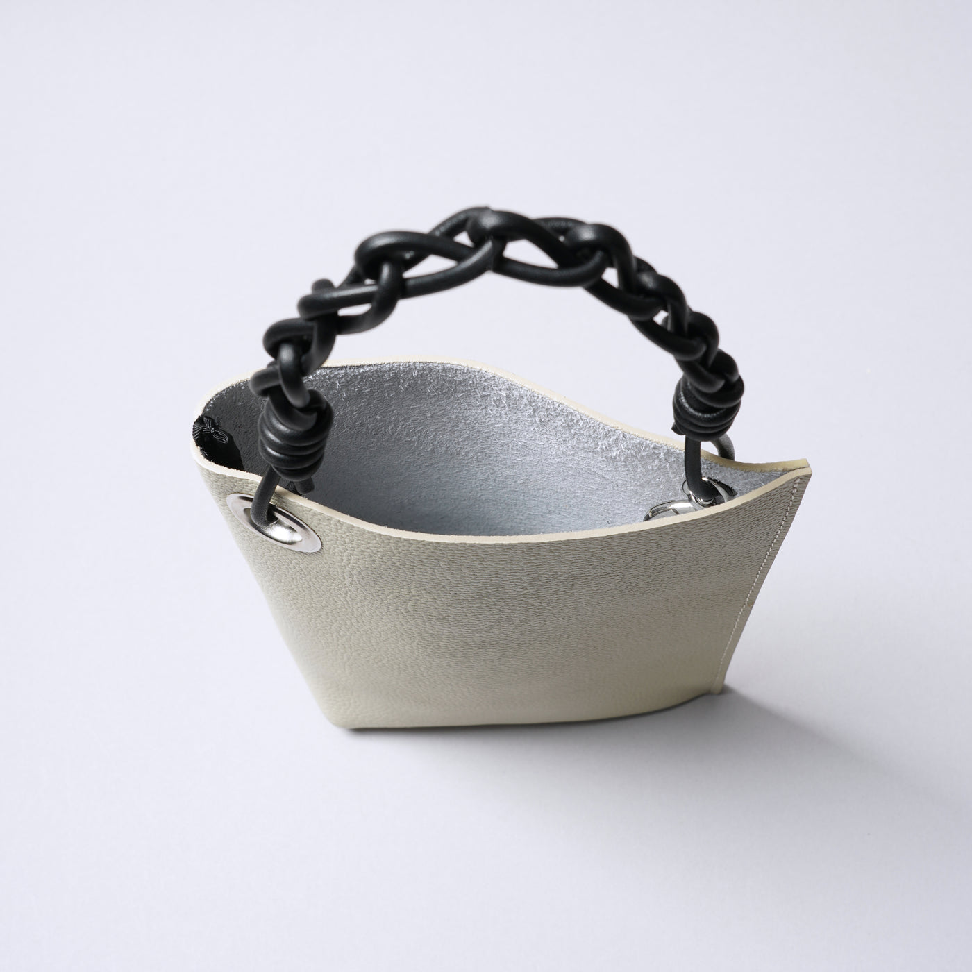 SHRINK LEATHER 鎖錬提把迷你包/黑色