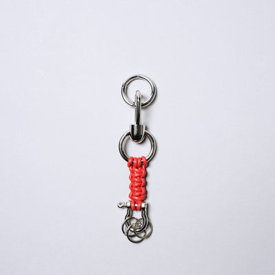 <SENTI FLATTER THE SENSES> Leather Blade Key Chain / Ivory