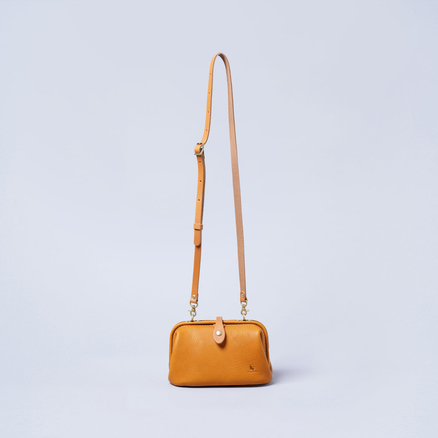 <kissora> Epika Shoulder Bag with Clasp Opening / Black