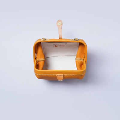 <kissora> Epika Shoulder Bag with Clasp Opening / Brown