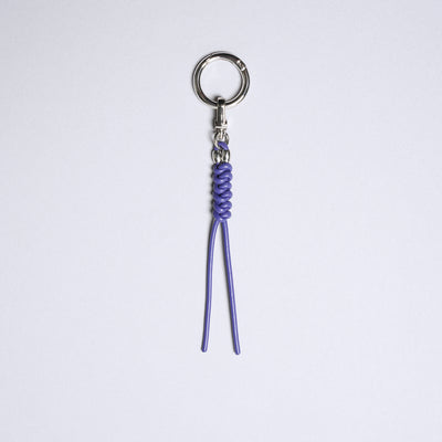 <SENTI FLATTER THE SENSES> Leather Blade Key Chain / Blue