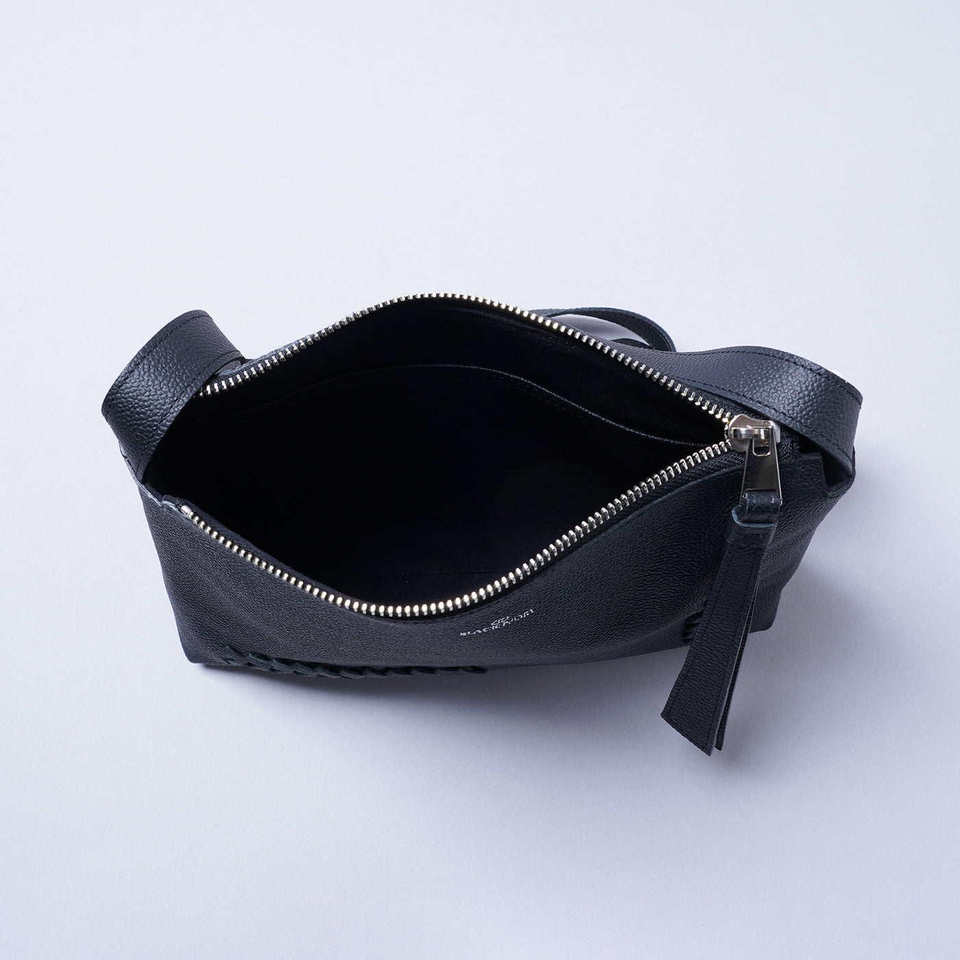 <BLACK IVORY> Arrow / Black