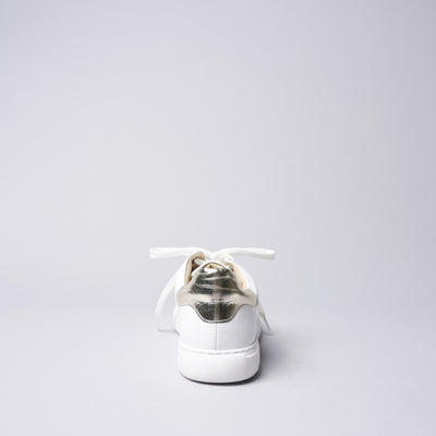 <IUI> Lace-up Sneaker / White