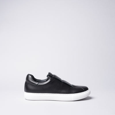 <IUI> Elastic Sneaker / Black