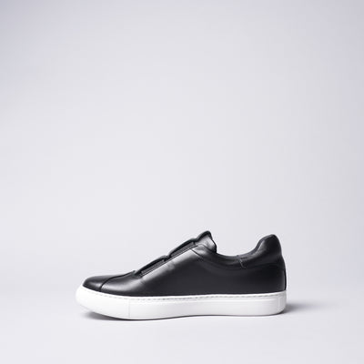 <IUI> Elastic Sneaker / White