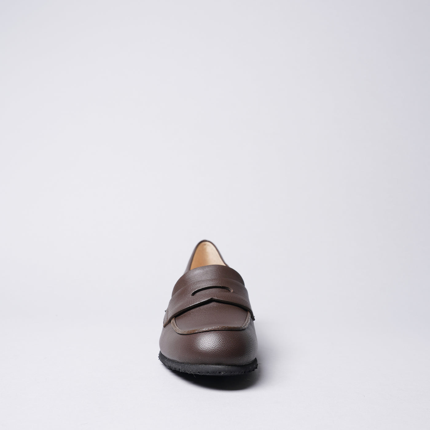 <IUI> Loafer / Navy x Black Enamel