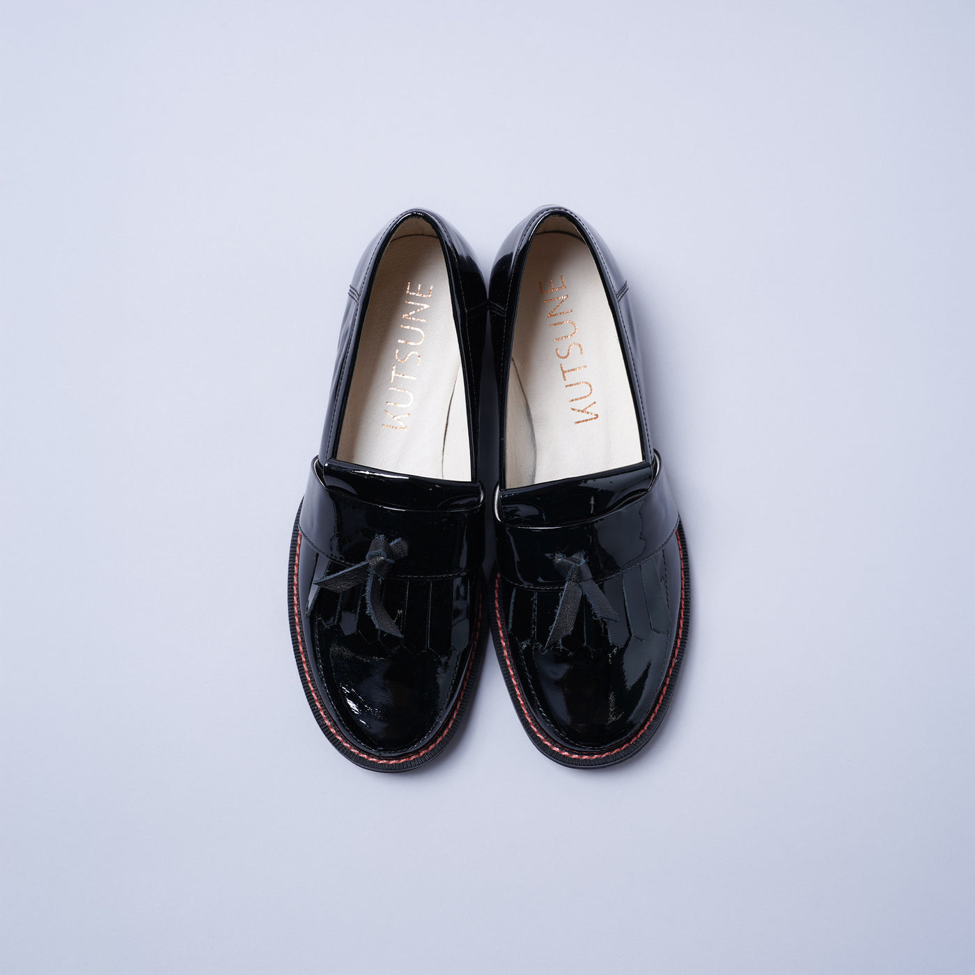 <KUTSUNE> LOAFER / Black Enamel (Black)
