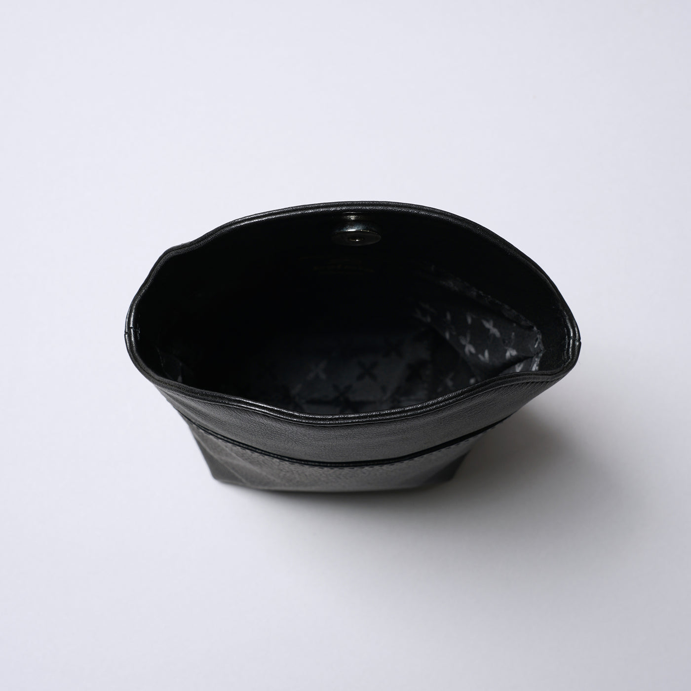 <Kolmio> [VALO] 01 2 POCHETTE / Black x Black