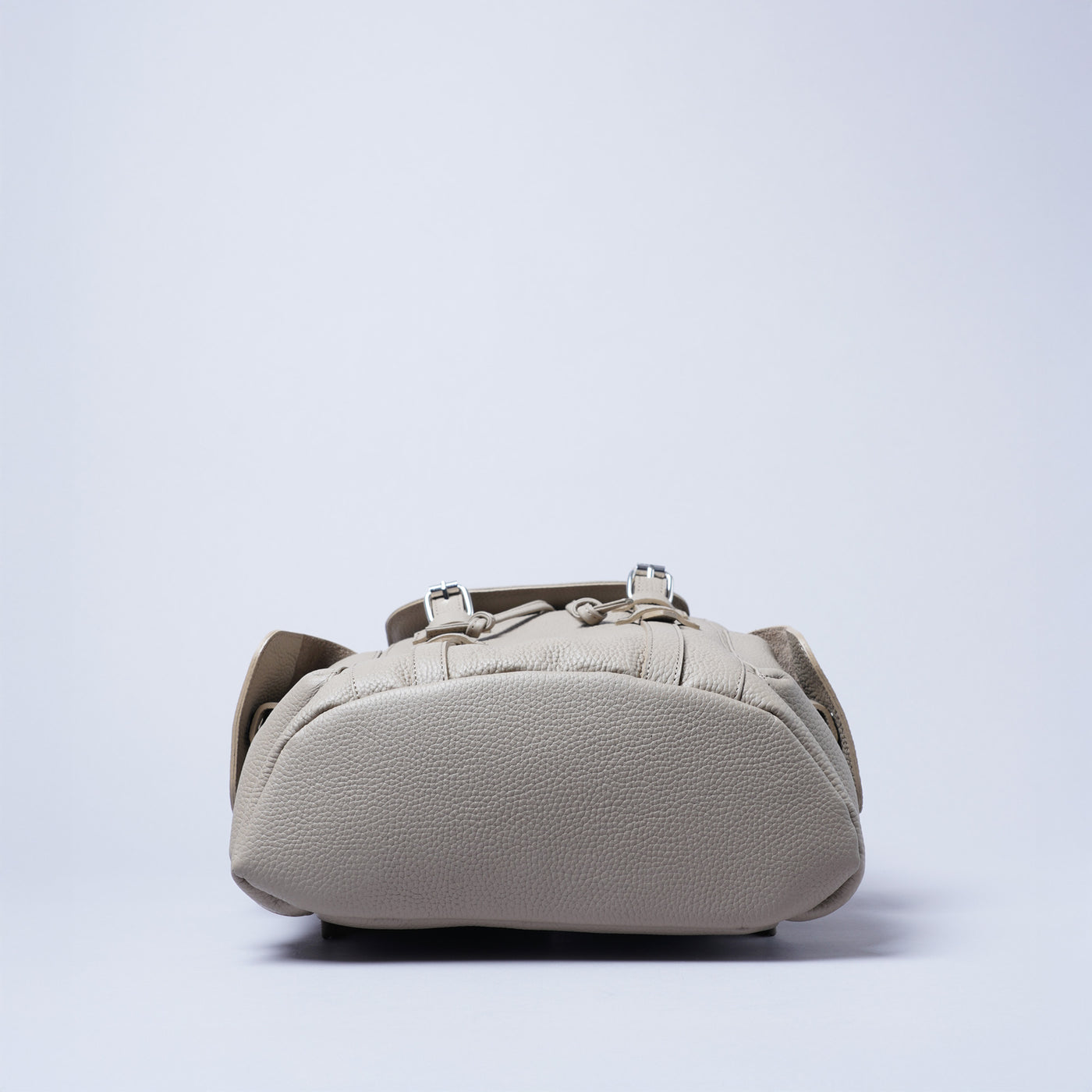 ＜レザリ＞エンボスレザー巾着式デイパック/トープ