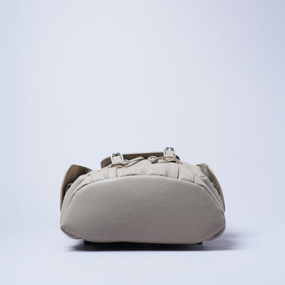 ＜レザリ＞エンボスレザー巾着式デイパック/トープ