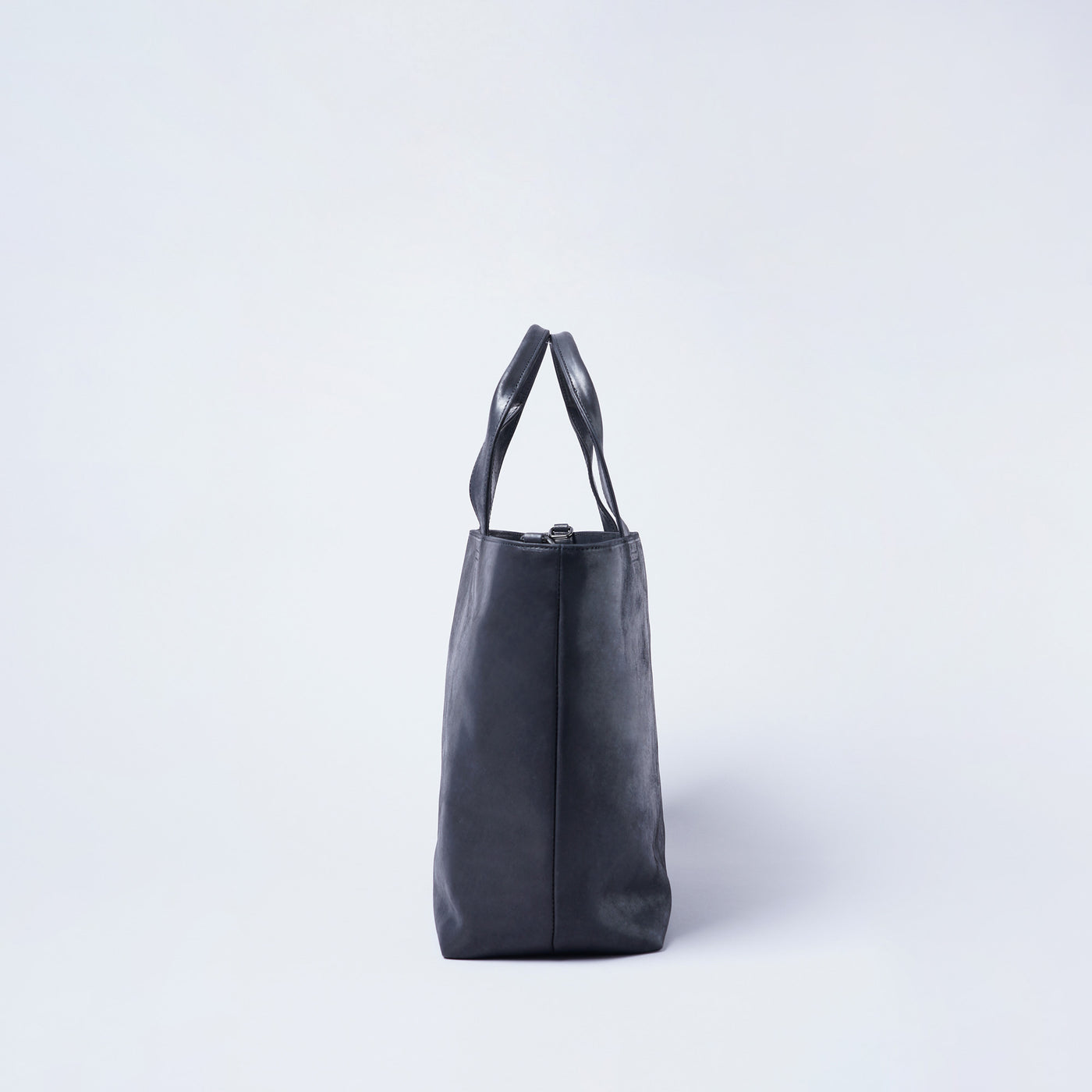 <LEZALI>  Moss A4 Tote / Black