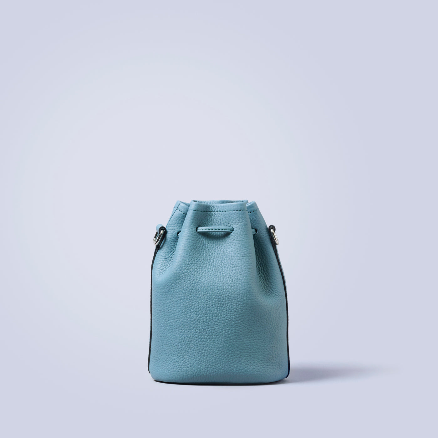 ＜LEZALI＞壓花迷你抽繩肩背包/灰褐色