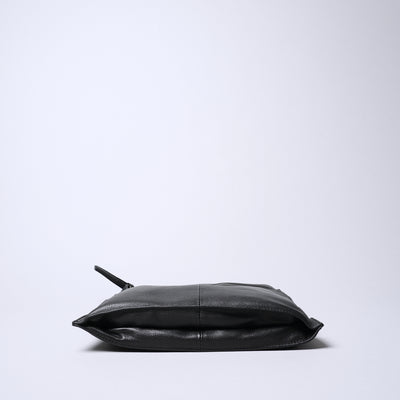 Fika 纖薄型斜背包/黑色