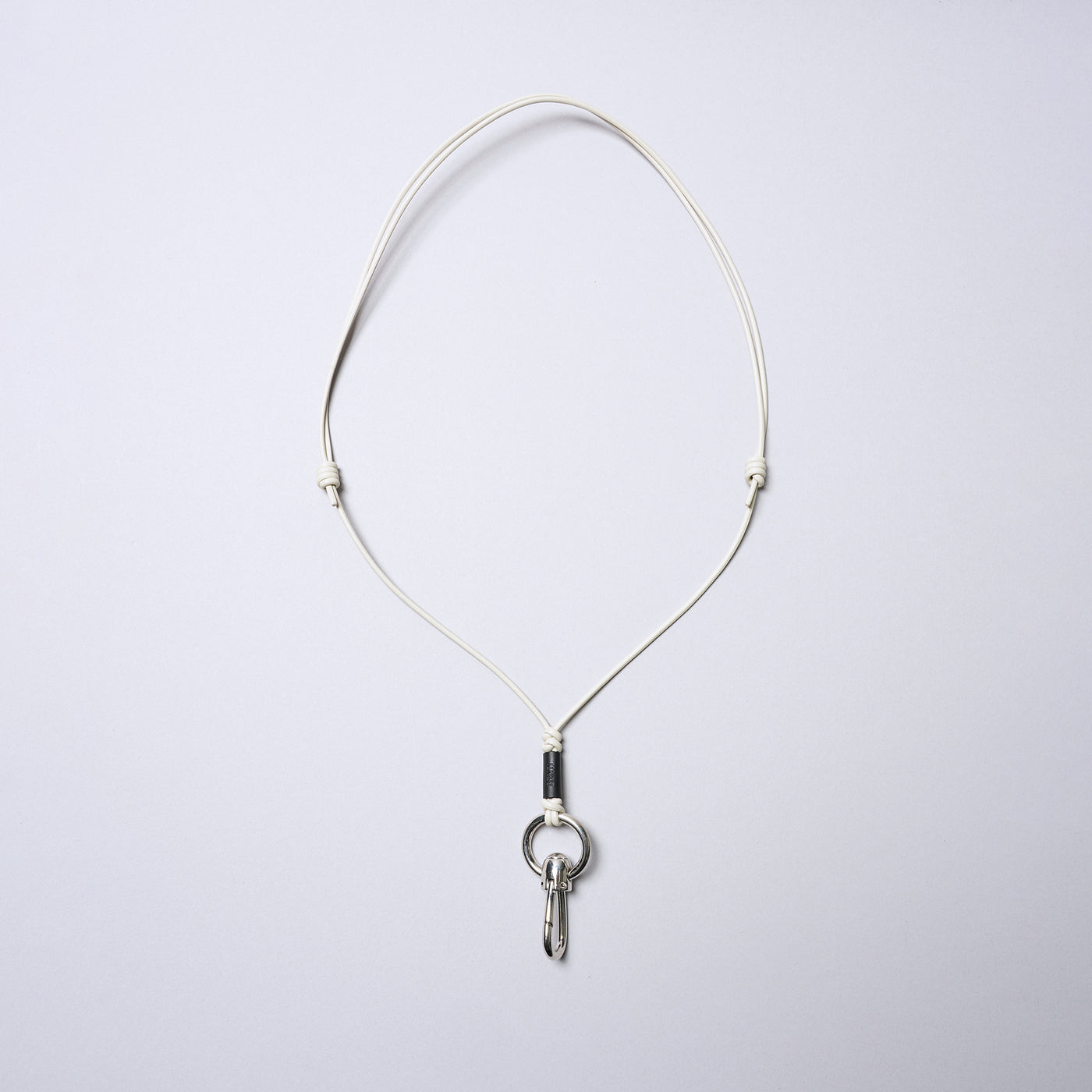 ＜センティ フラター ザ センシーズ＞マルチレザーストラップ（カラビナフック）/キャメル