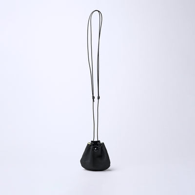 <SENTI FLATTER THE SENSES> Super Lightweight Dyneema Leather Drawstring Bag SS / Black x Camel