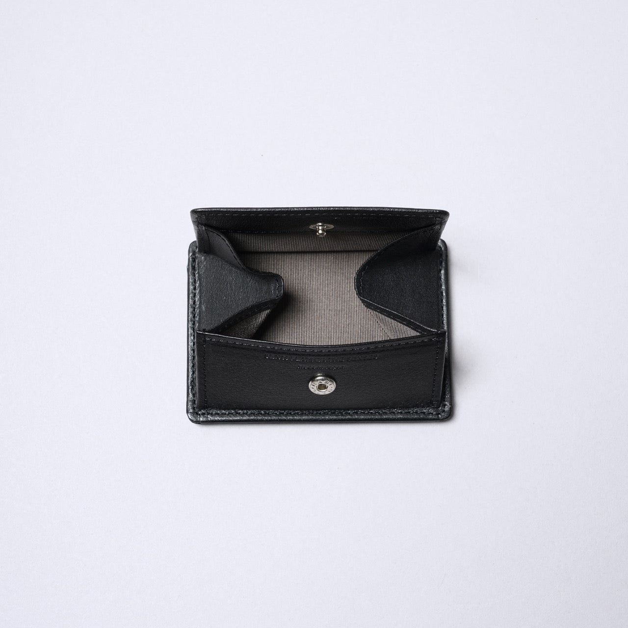 <SENTI FLATTER THE SENSES> Coin & Card Wallet / Black