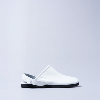 <SUUTA SUUTA> Tabi Shoes / White