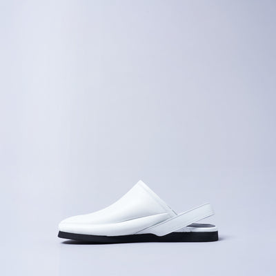 <SUUTA SUUTA> Tabi Shoes / White