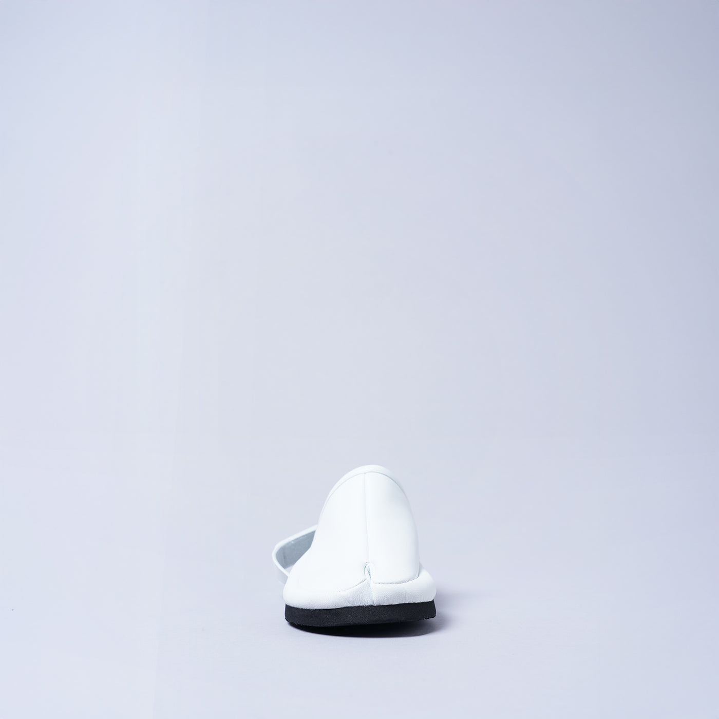 <SUUTA SUUTA> Tabi Shoes / White