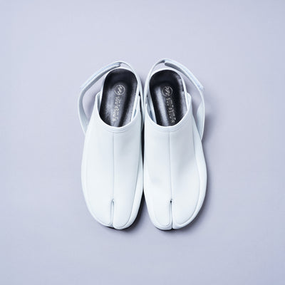 <SUUTA SUUTA> Tabi Shoes / White
