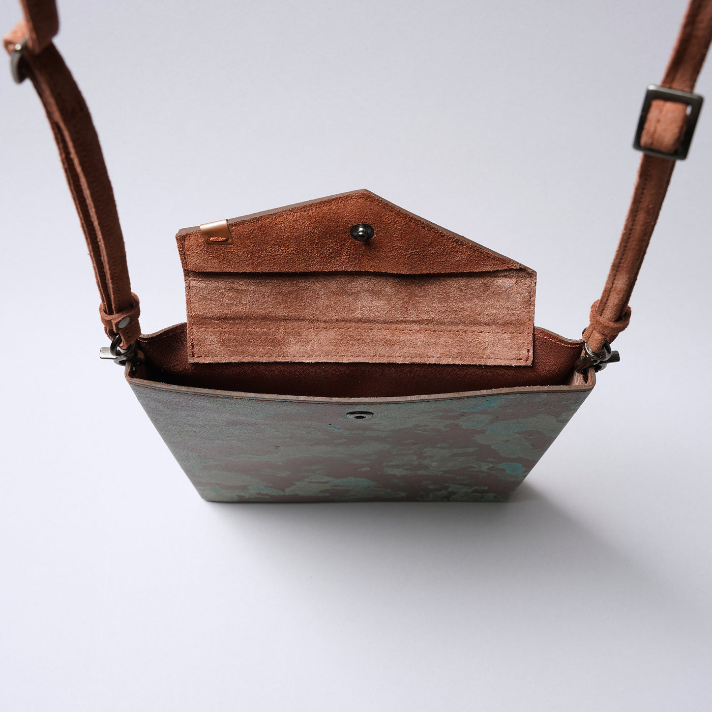 ＜keu＞Skinny Case L（11.5 inch）/紅銅鏽