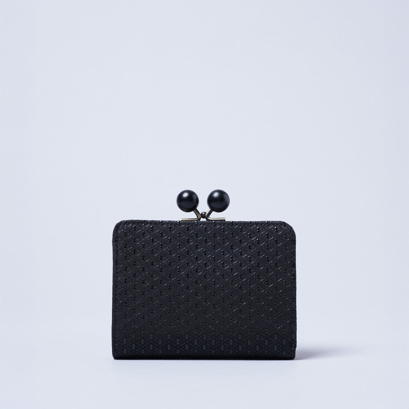 <kissora> Kotoinden Kiss Lock Half Wallet / Small Cherry Blossoms PNK