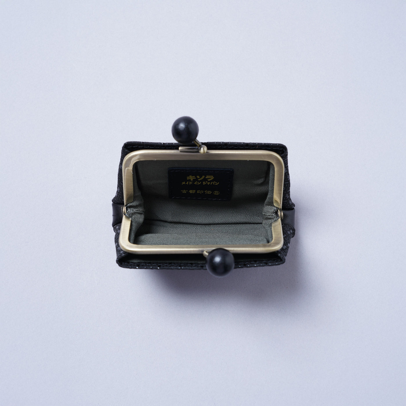 <kissora> Kotoinden Kiss Lock Mini Wallet / Small Cherry Blossoms PNK