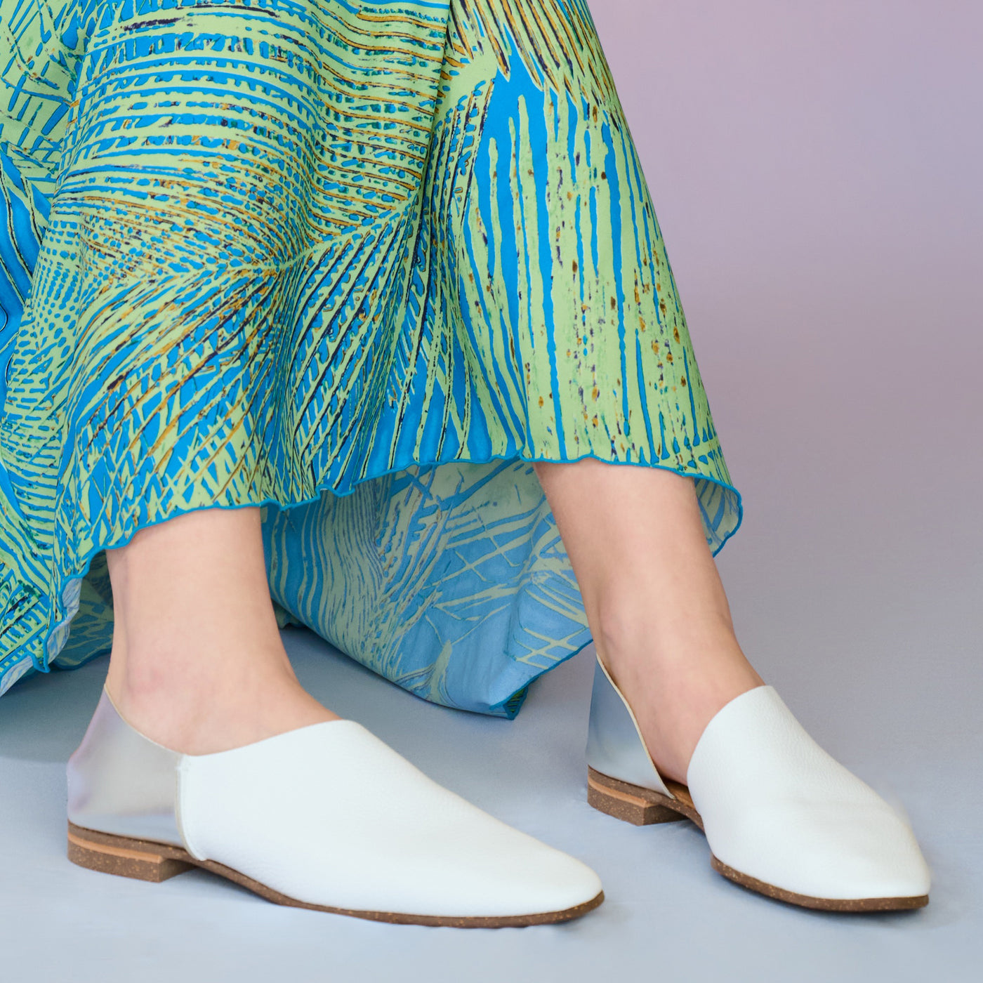 ＜U-DOT＞2-PIECES SLIP-ON/白銀色