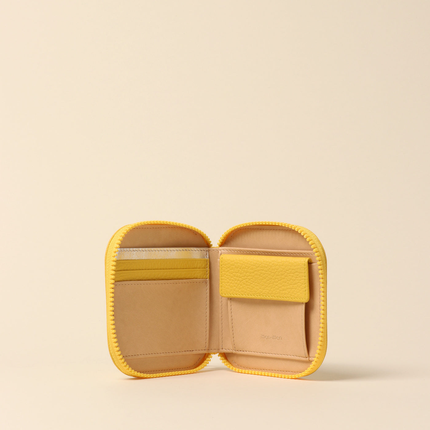 ＜itten-itten> Round Mini Wallet / Yellow