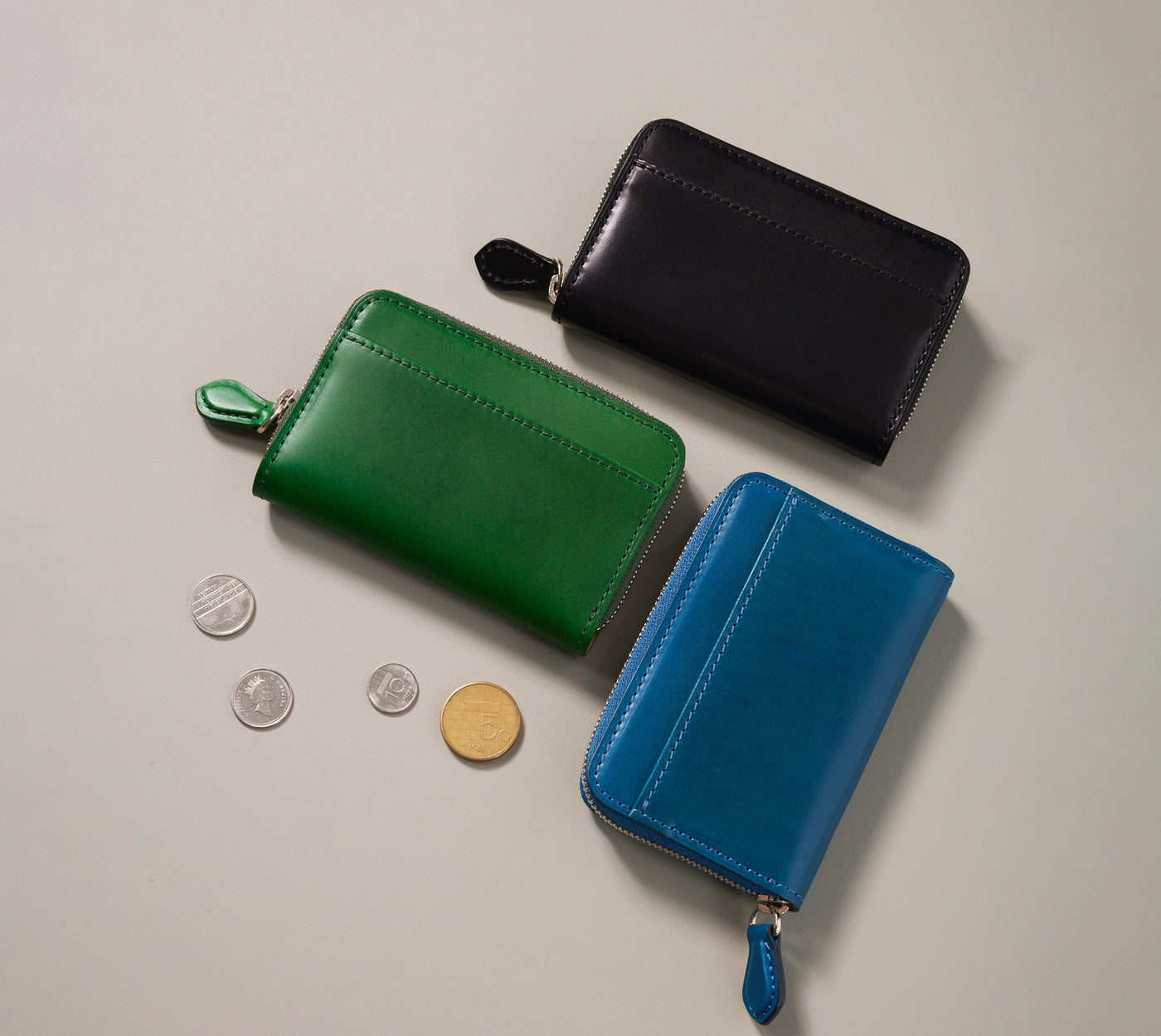 < FLATHORITY > Water-dyed oil cordovan round coin purse / black